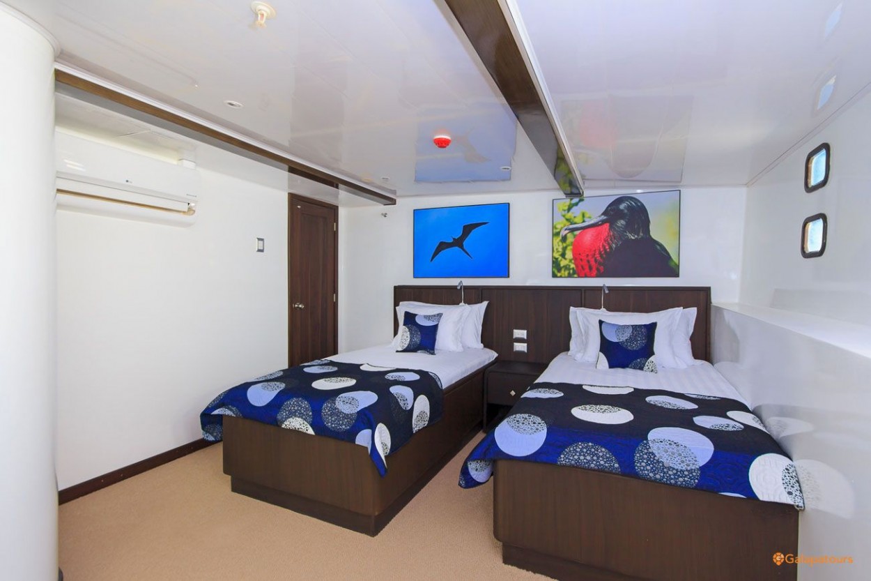 Natural Paradise Luxury Yacht