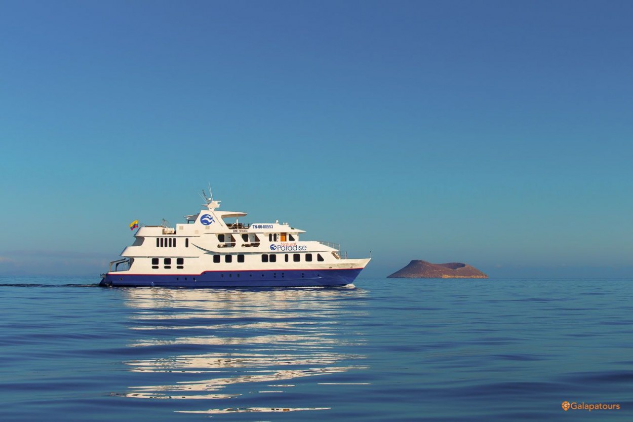 Natural Paradise Luxury Yacht