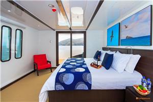 Natural Paradise Luxury Yacht