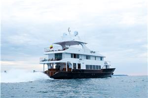 Spondylus Luxury Private Yacht