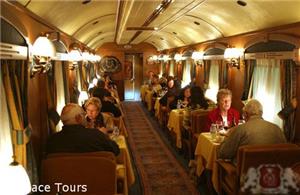 Dining car on board El Transcantábrico