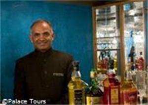 Luxury Bar Experience on Palace on Wheels Train