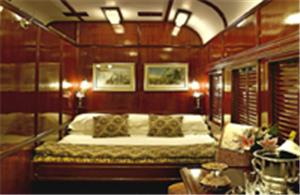 Deluxe Double-bed Suite on Rovos Rail 