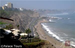 A view of the Pacific Ocean and Miraflores