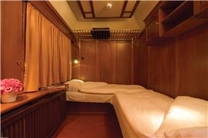 Deluxe Suites - Night